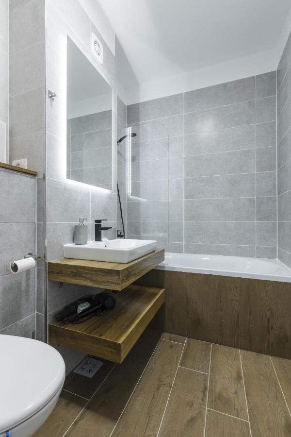 Apartment Near Iulius Mall With Balcony & Private Parking Timişoara Exteriör bild
